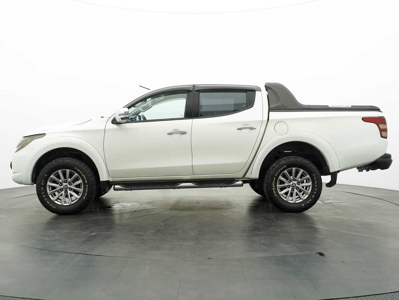 terpakai 2015 Mitsubishi Triton VGT Adventure 2.5