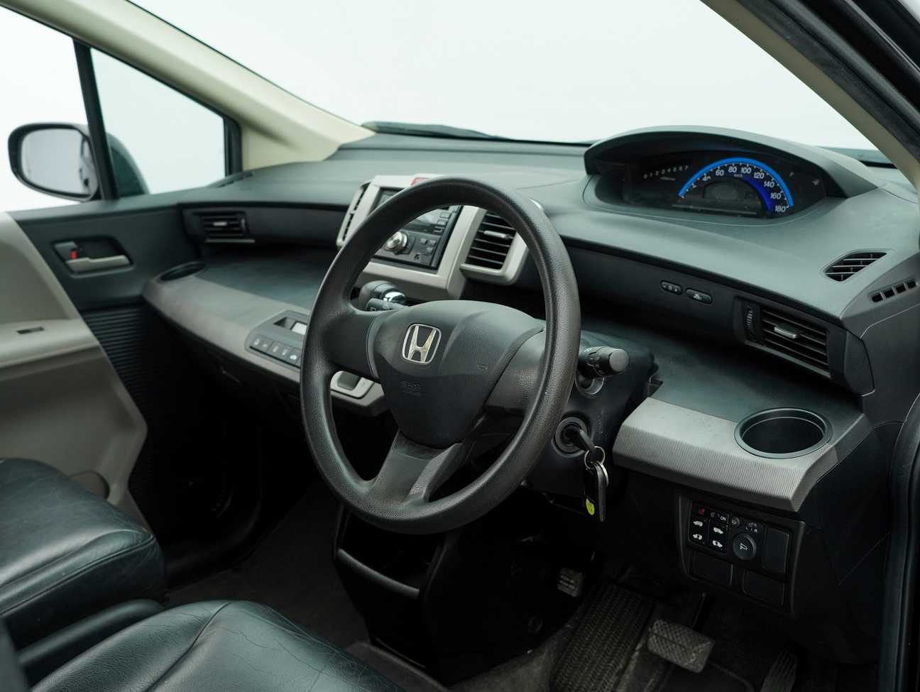 used 2010 Honda Freed E 1.5