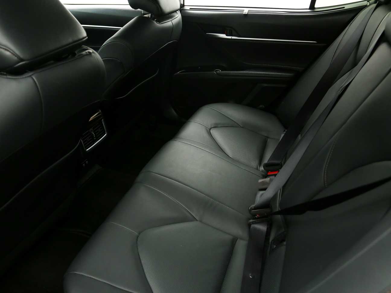 used 2019 Toyota Camry V 2.5