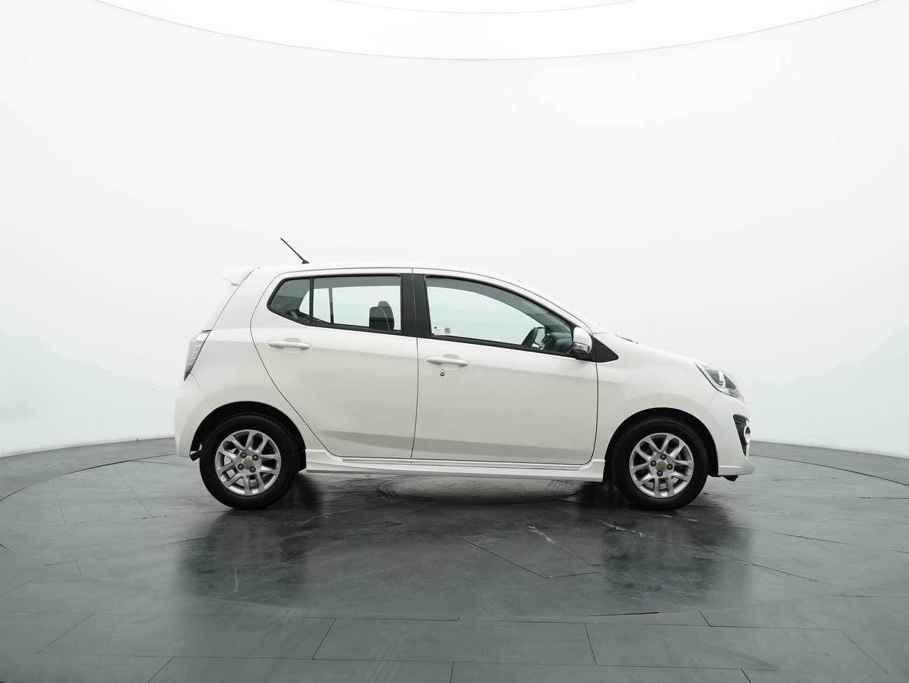 terpakai 2014 Perodua AXIA Advance 1.0