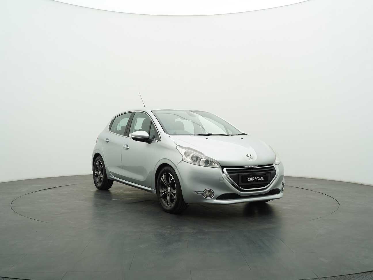 terpakai 2014 Peugeot 208 Allure 5 Door 1.6