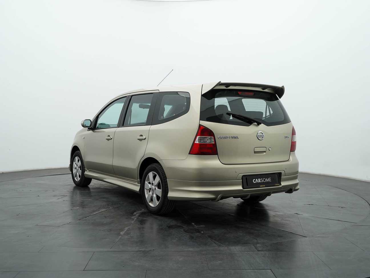 terpakai 2013 Nissan Grand Livina ST-L Comfort 1.6