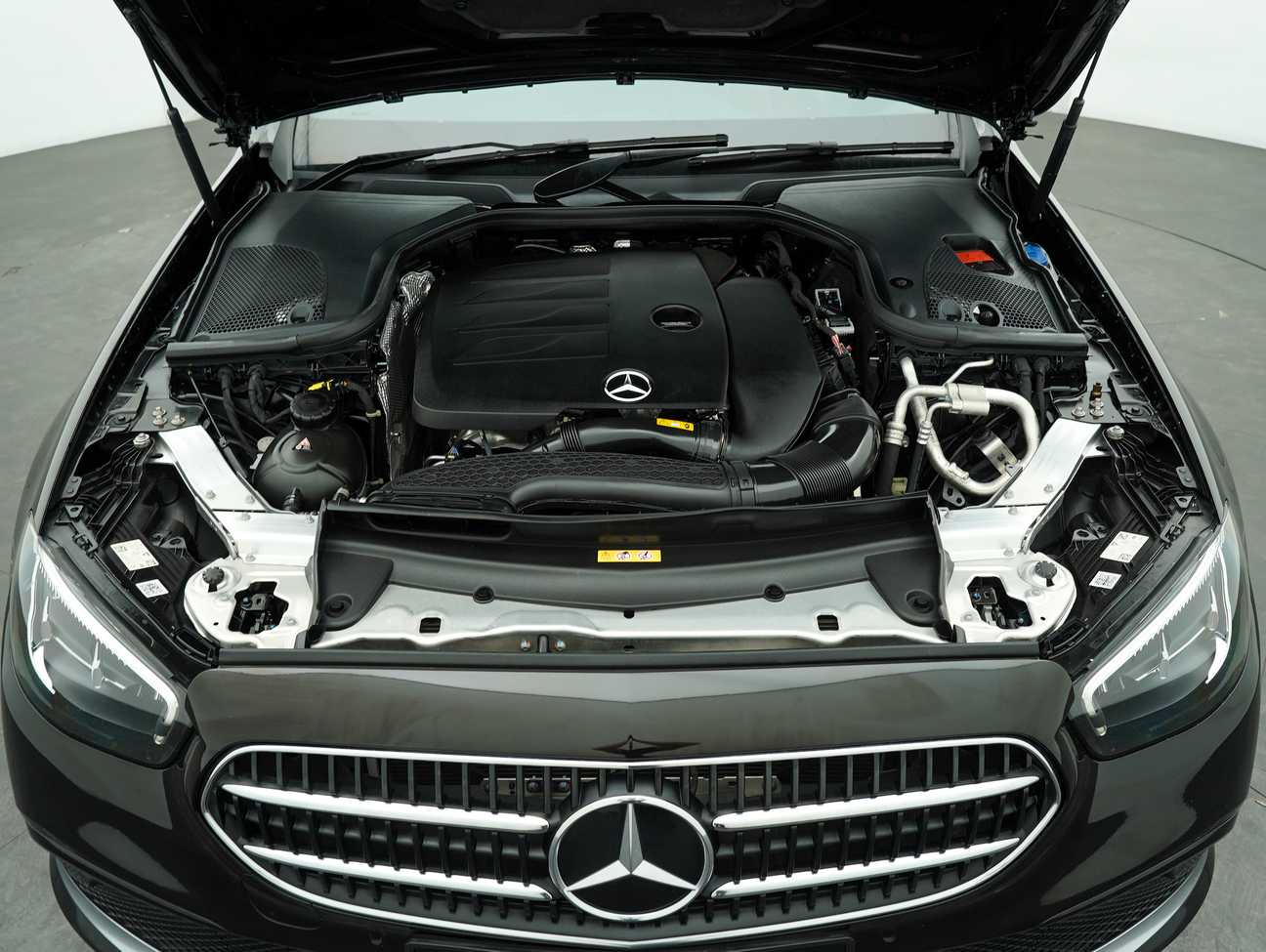 used 2022 Mercedes-Benz E200 Avantgarde 2.0