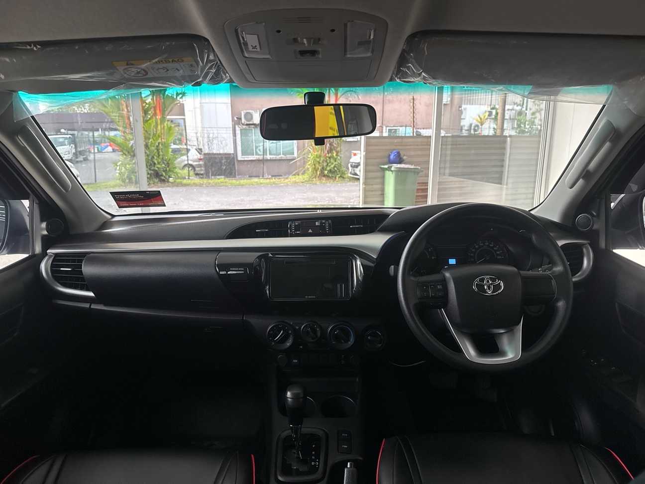 used 2023 Toyota Hilux E Dual Cab 2.4