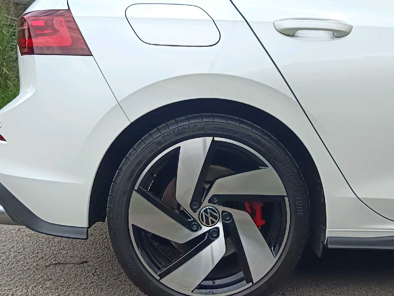terpakai 2024 Volkswagen Golf GTI IQ.Drive 2.0