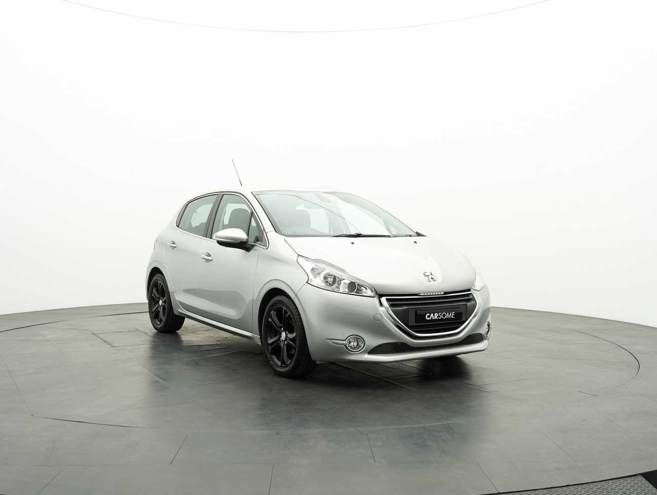 terpakai 2015 Peugeot 208 Allure 3 Door 1.6