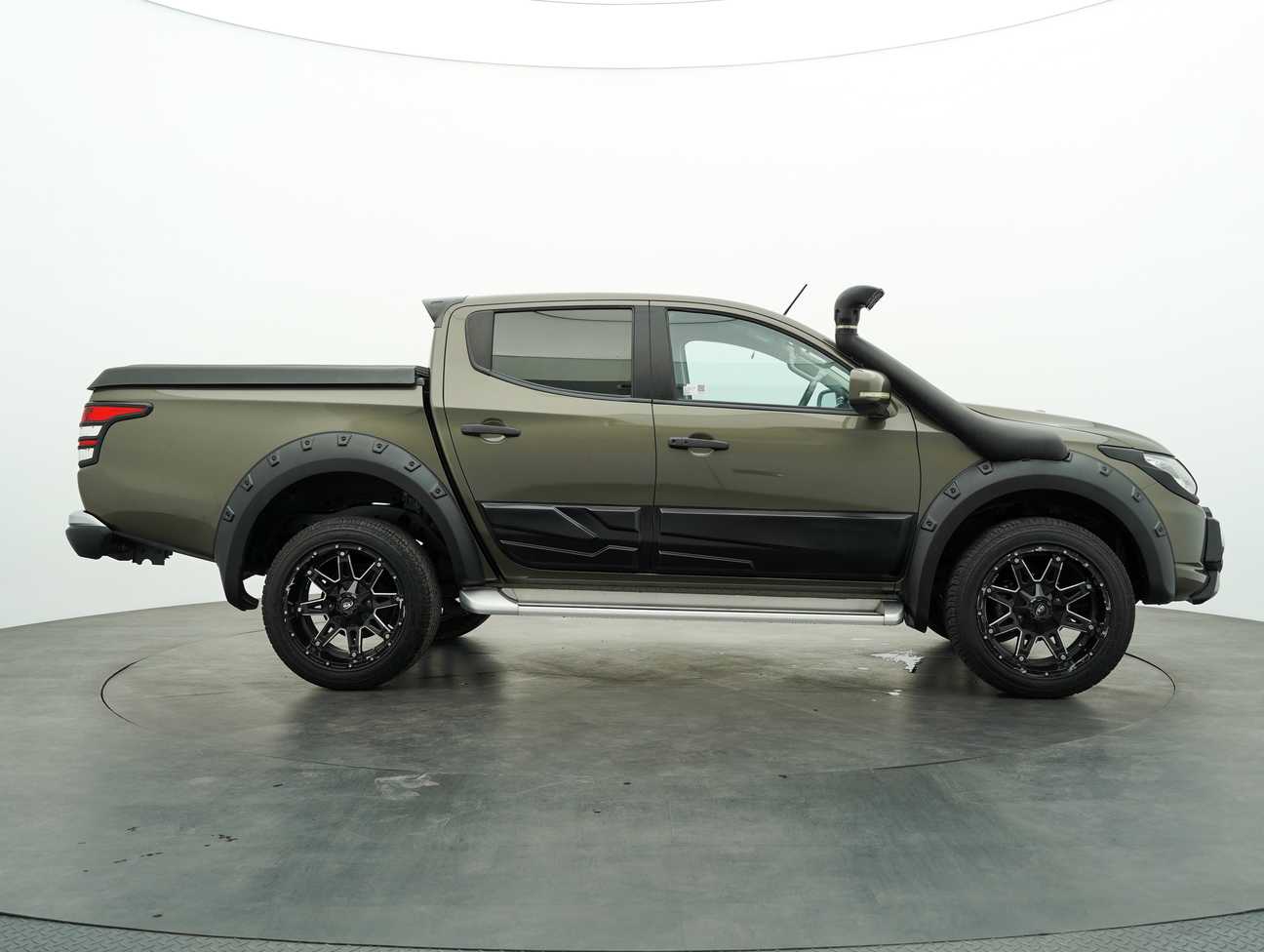 terpakai 2017 Mitsubishi TRITON VGT HS 4WD DC 2.4