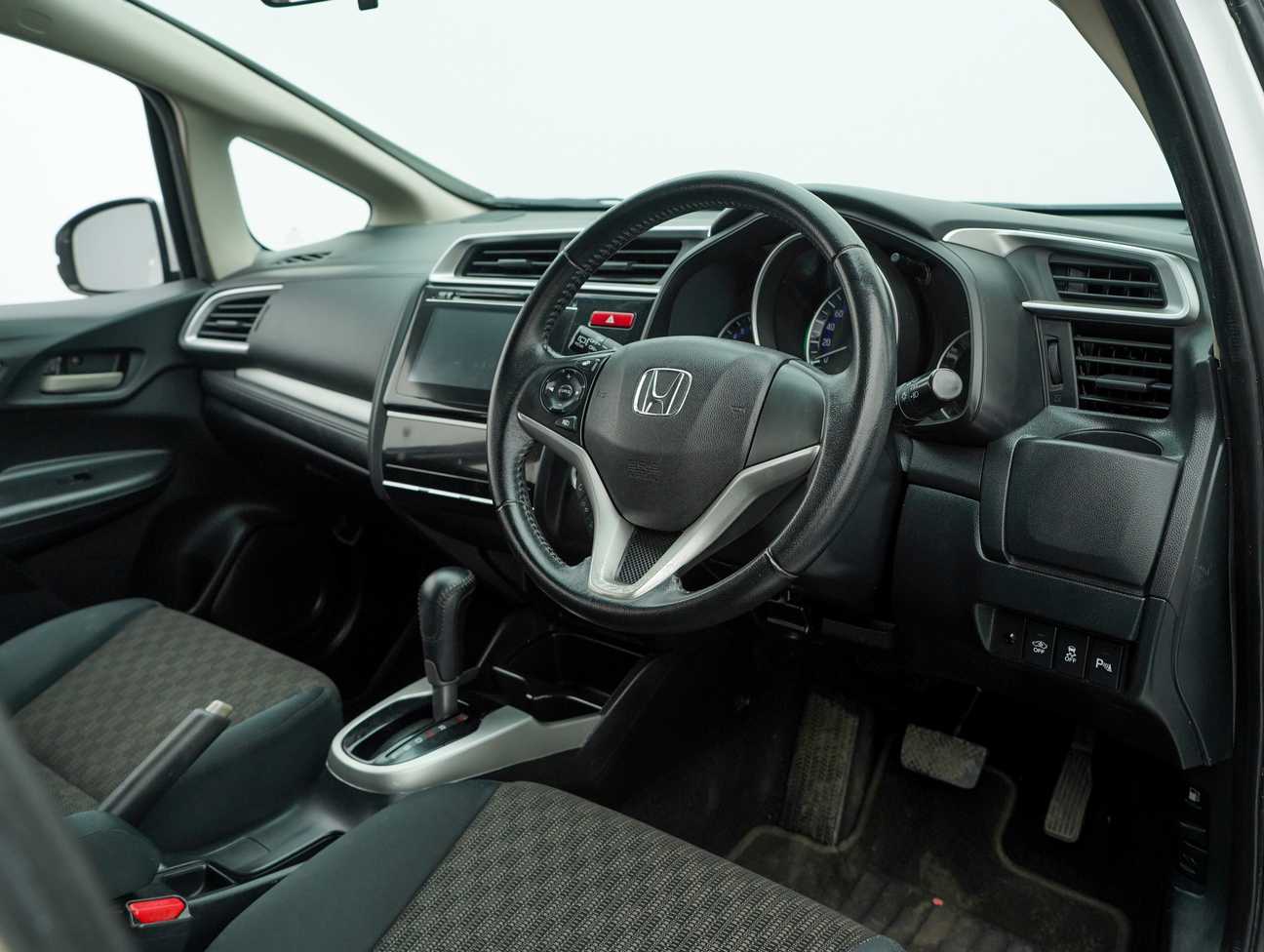 used 2015 Honda Jazz V 1.5