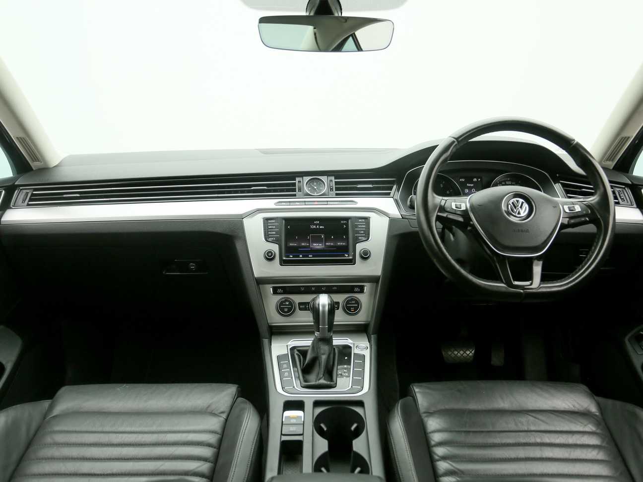 terpakai 2018 Volkswagen PASSAT  1.8