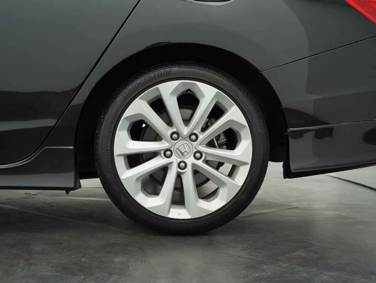 used 2014 Honda Accord VTi-L 2.4