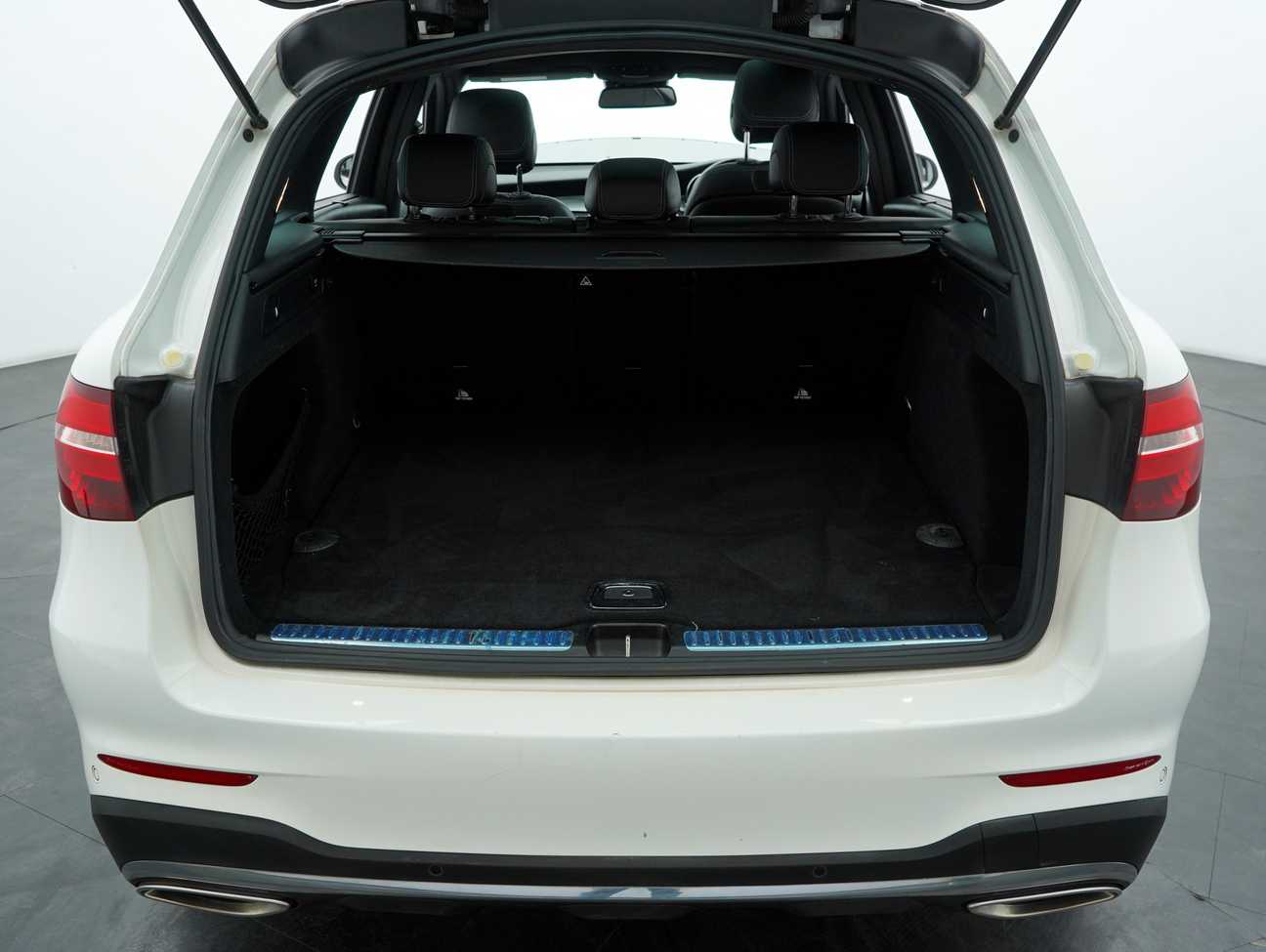 used 2017 Mercedes-Benz GLC250 4MATIC AMG Line 2.0