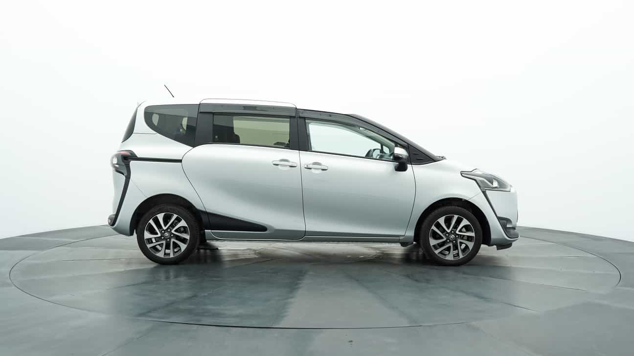 used 2017 Toyota SIENTA V 1.5