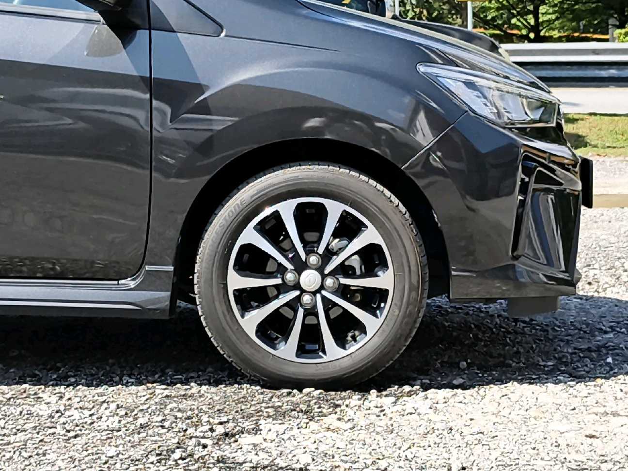 terpakai 2023 Perodua Bezza Advance 1.3