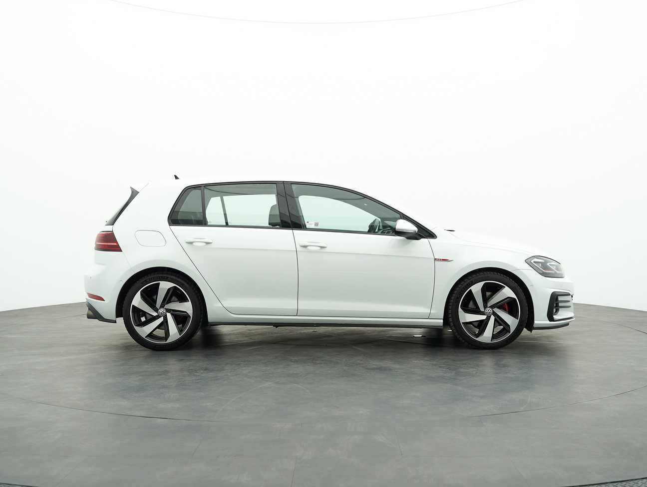 terpakai 2019 Volkswagen GOLF GTI 2.0