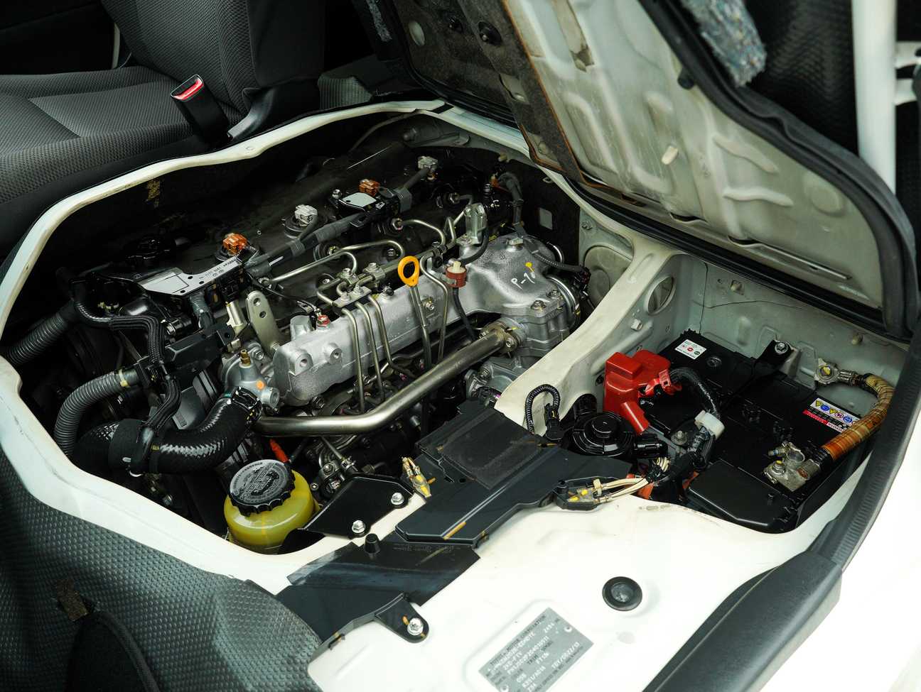 terpakai 2016 Toyota Hiace Window Van 2.5