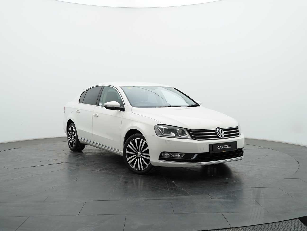 terpakai 2014 Volkswagen Passat TSI 1.8