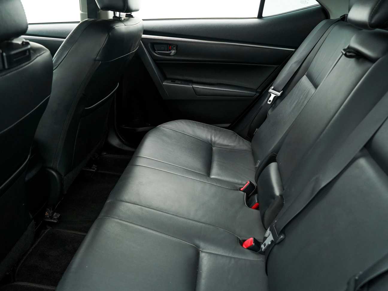 used 2014 Toyota Corolla Altis V 2.0