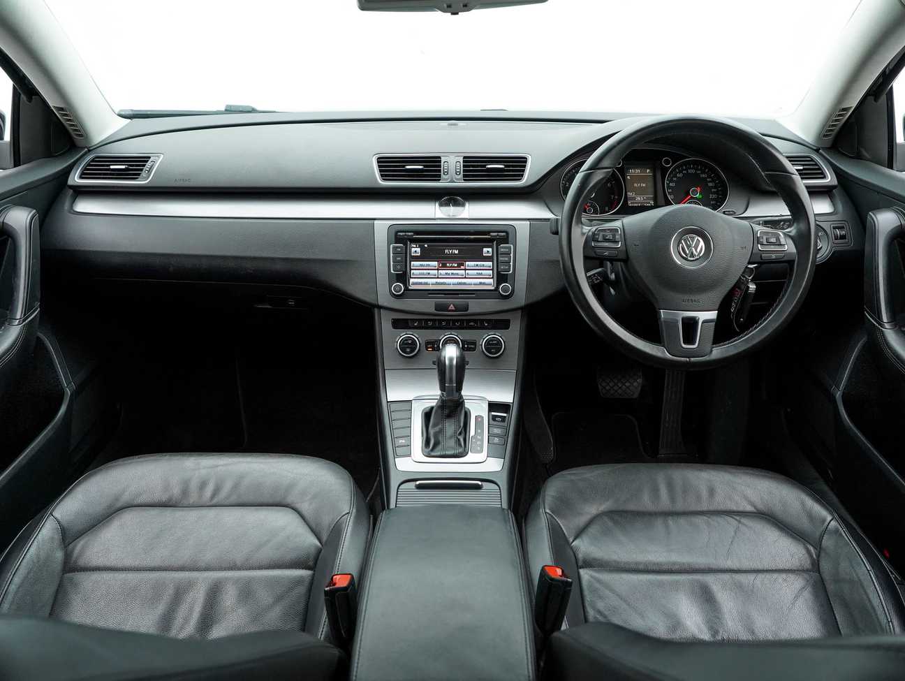 terpakai 2014 Volkswagen Passat TSI 1.8