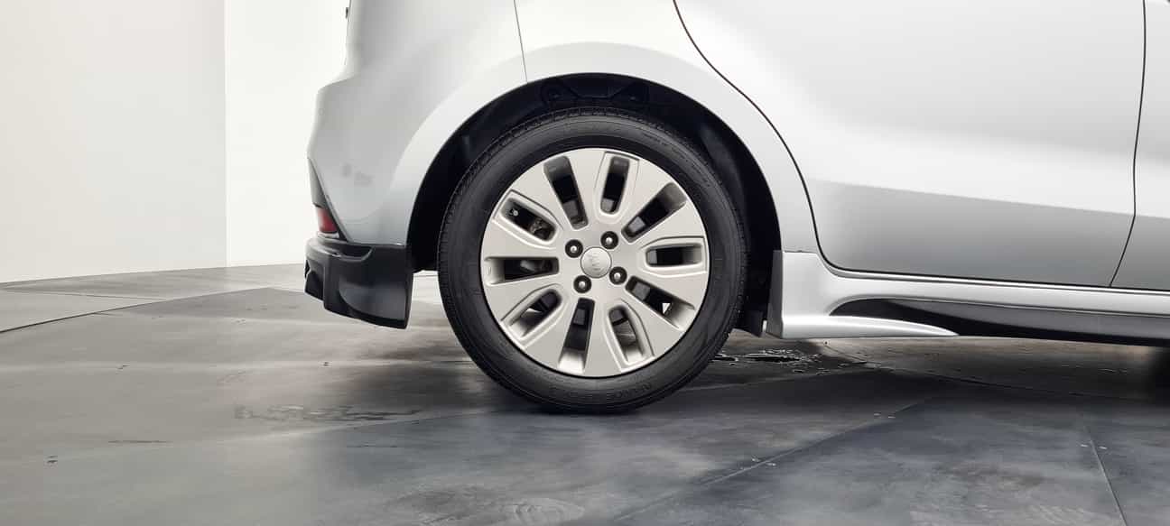 terpakai 2013 Kia RIO UB 1.4