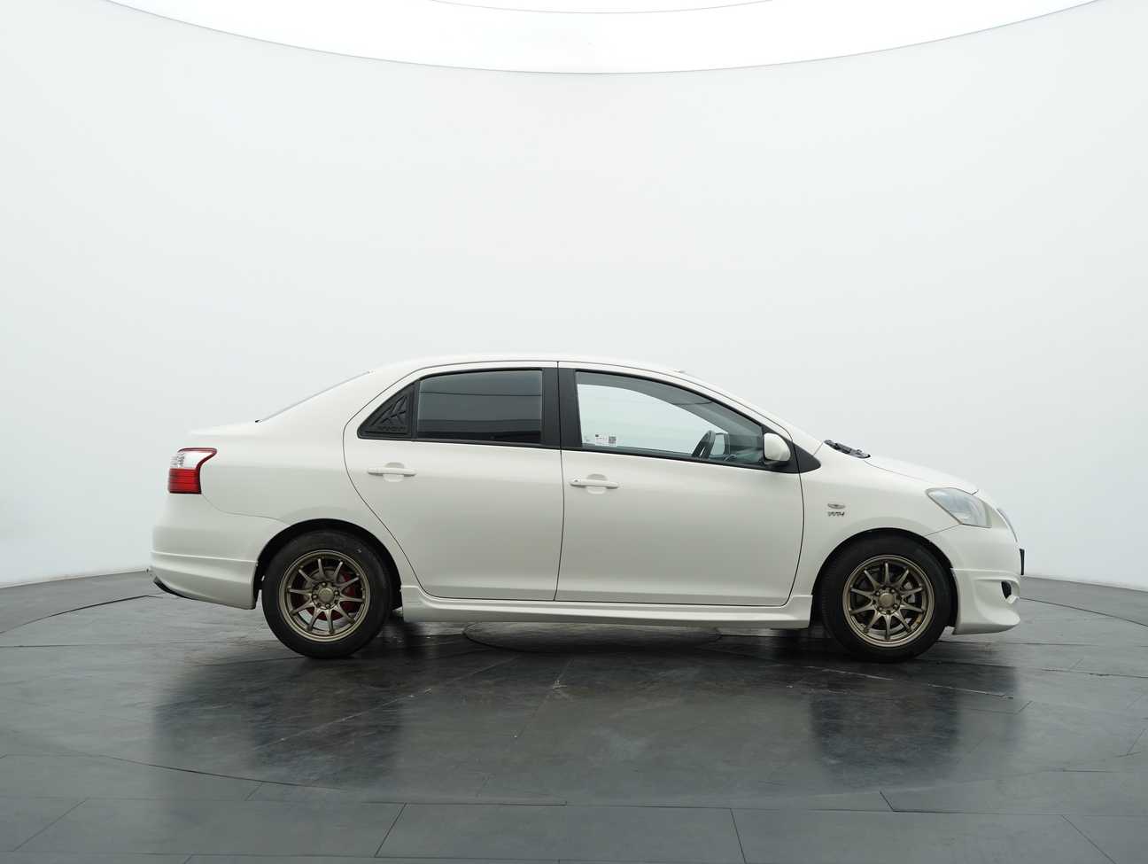 terpakai 2013 Toyota Vios J 1.5