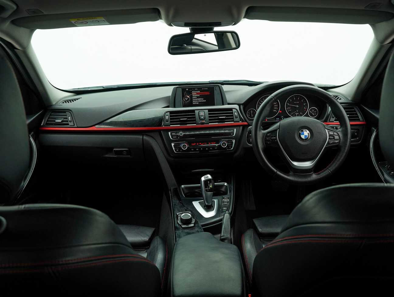 used 2015 BMW 320i Sport Line 2.0