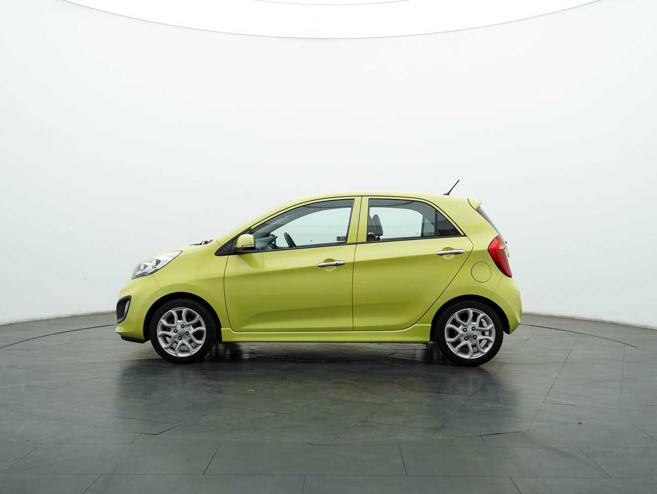 terpakai 2015 Kia Picanto  1.2