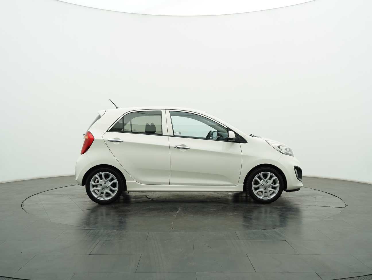used 2013 Kia Picanto  1.2