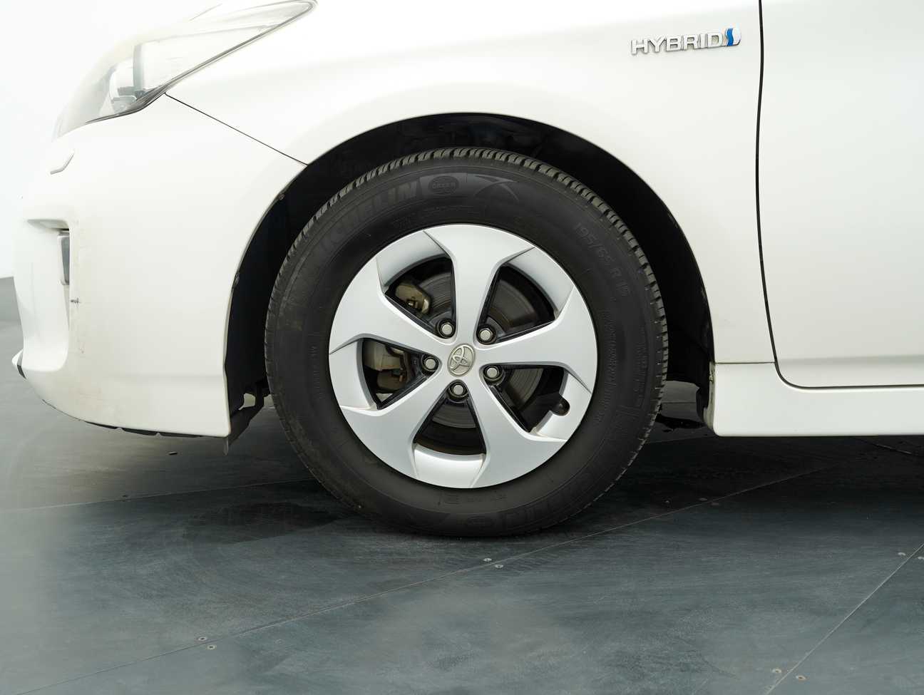 used 2012 Toyota PRIUS LUXURY (HYBRID) 1.8