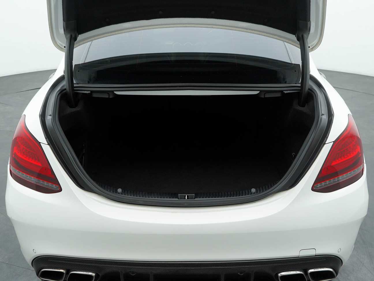 terpakai 2018 Mercedes-Benz C300 Avantgarde AMG Line 2.0