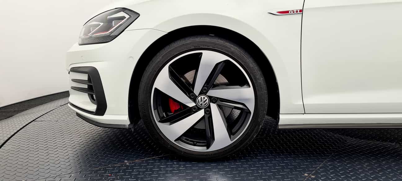 terpakai 2018 Volkswagen GOLF GTI 2.0