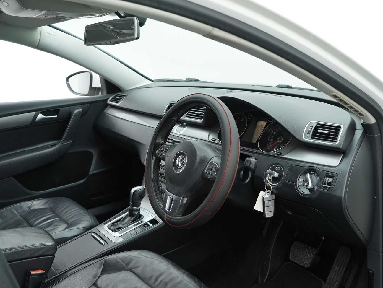 terpakai 2014 Volkswagen Passat TSI 1.8