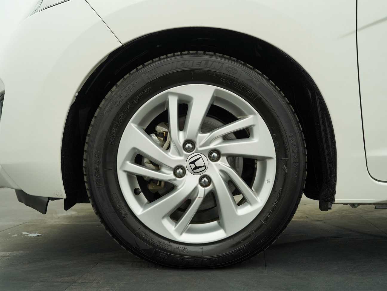 used 2015 Honda Jazz E 1.5