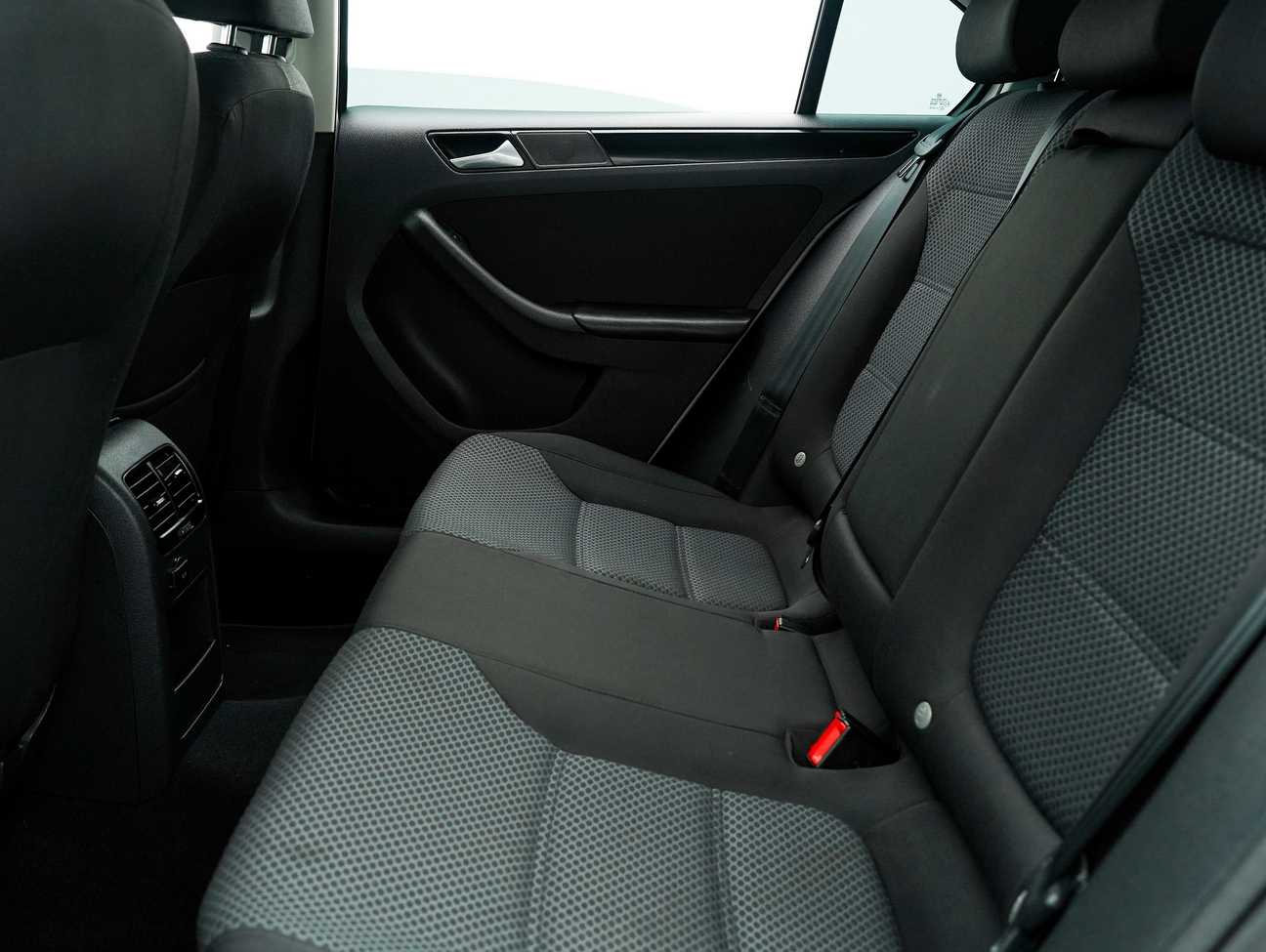 terpakai 2014 Volkswagen Jetta TSI 1.4