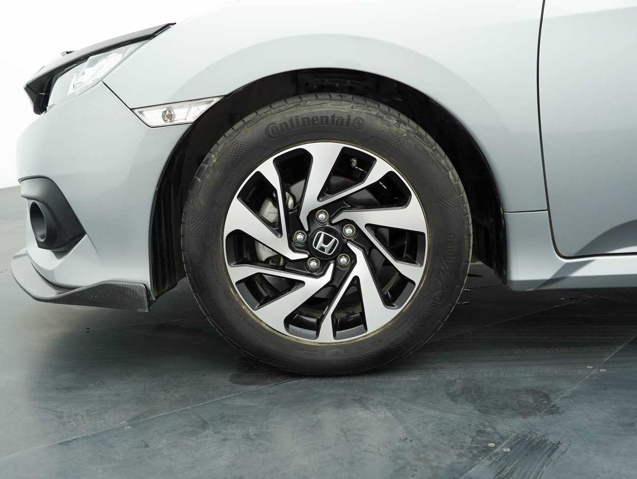 terpakai 2018 Honda CIVIC I-VTEC 1.8