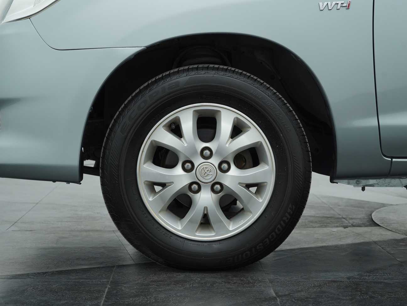 used 2010 Toyota Innova E 2.0