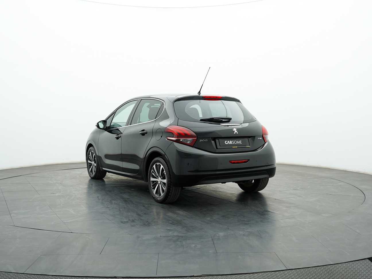 terpakai 2017 Peugeot 208 PureTech 1.2