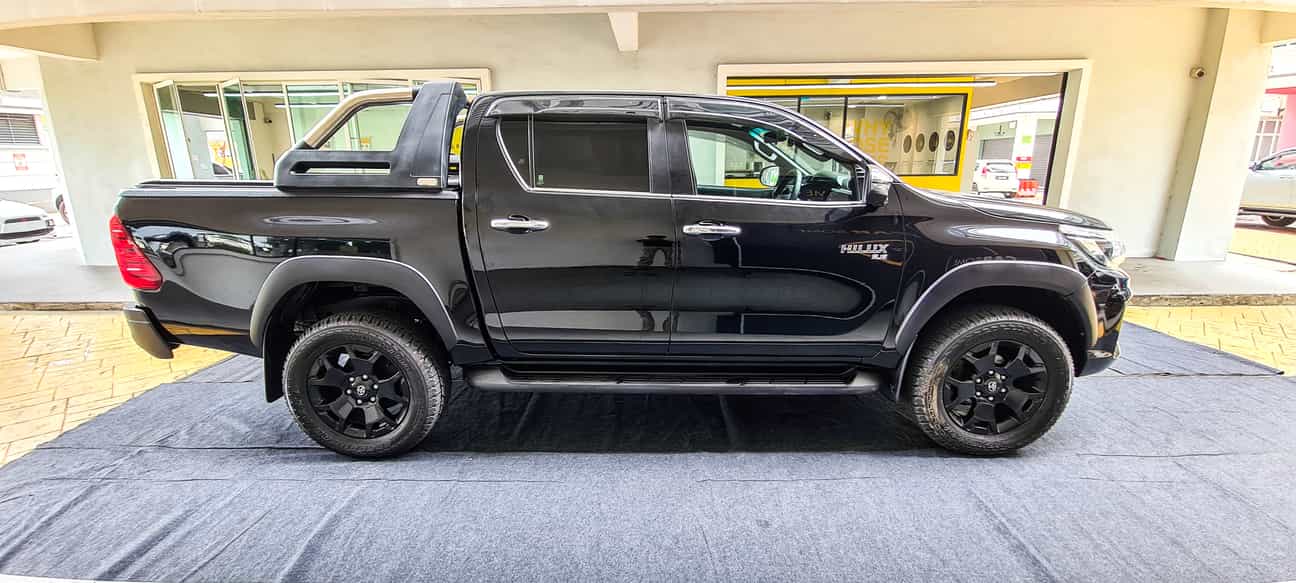 used 2019 Toyota HILUX DOUBLE CAB LE 4X4 2.8