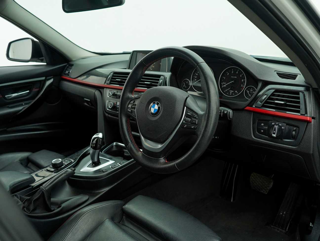 used 2015 BMW 320i Sport Line 2.0