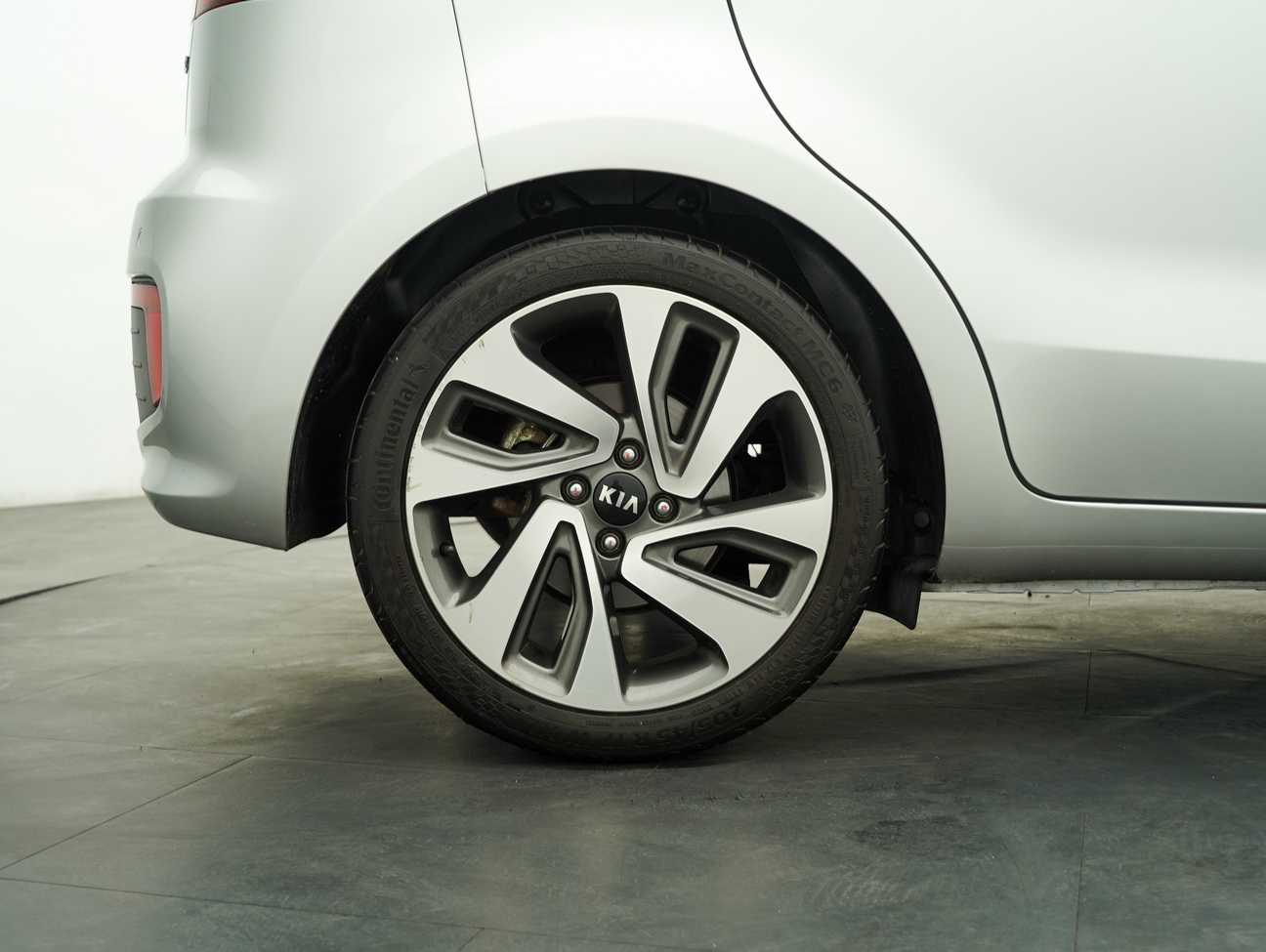 terpakai 2015 Kia Rio SX 1.4