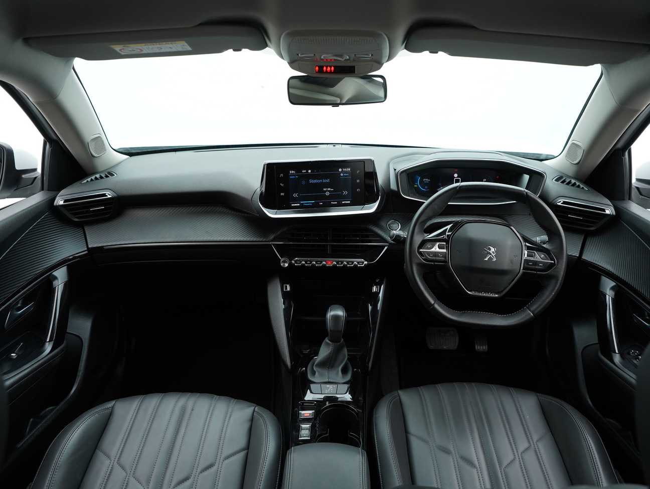 used 2023 Peugeot 2008 Allure 1.2