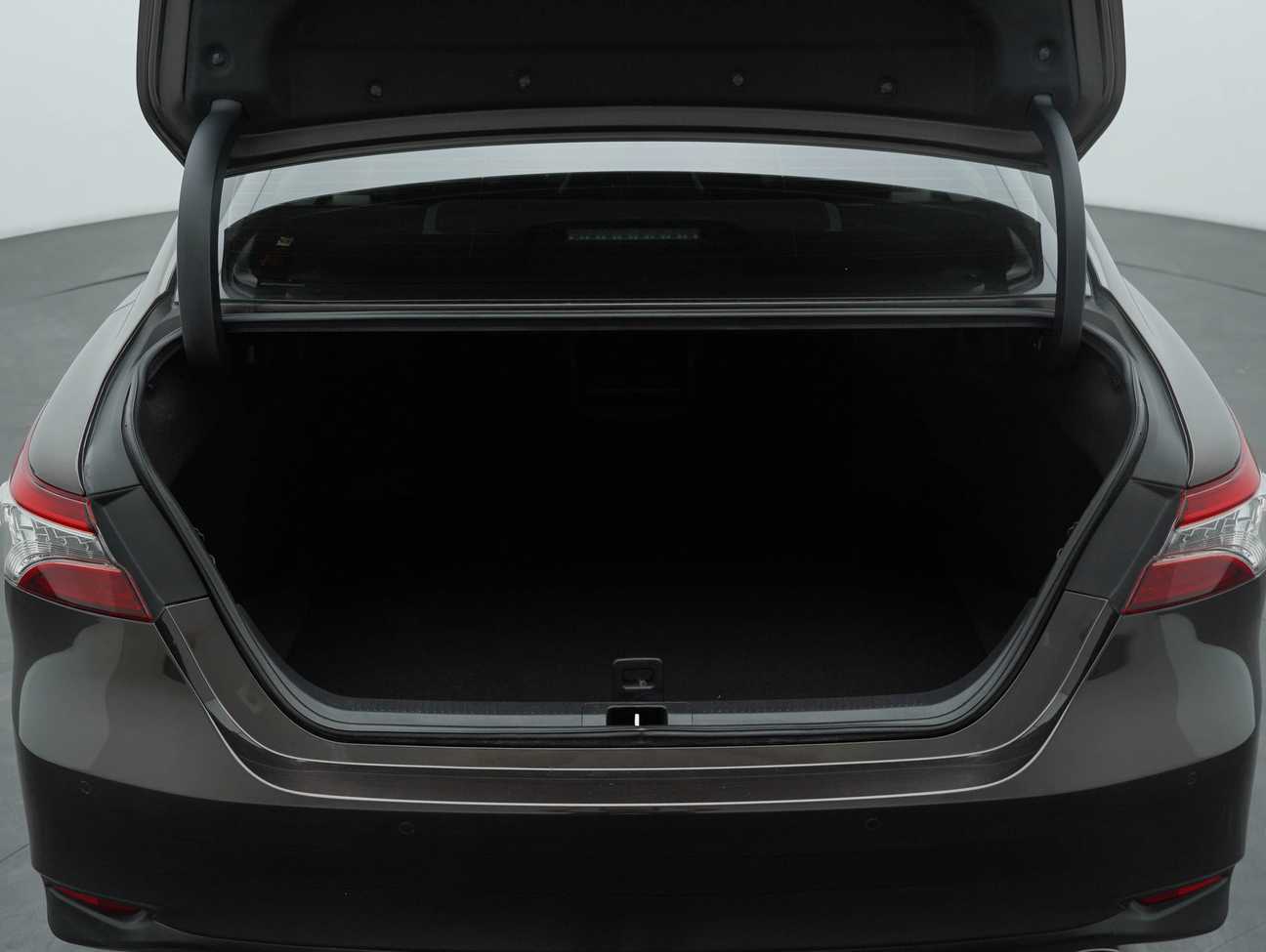 used 2019 Toyota Camry V 2.5