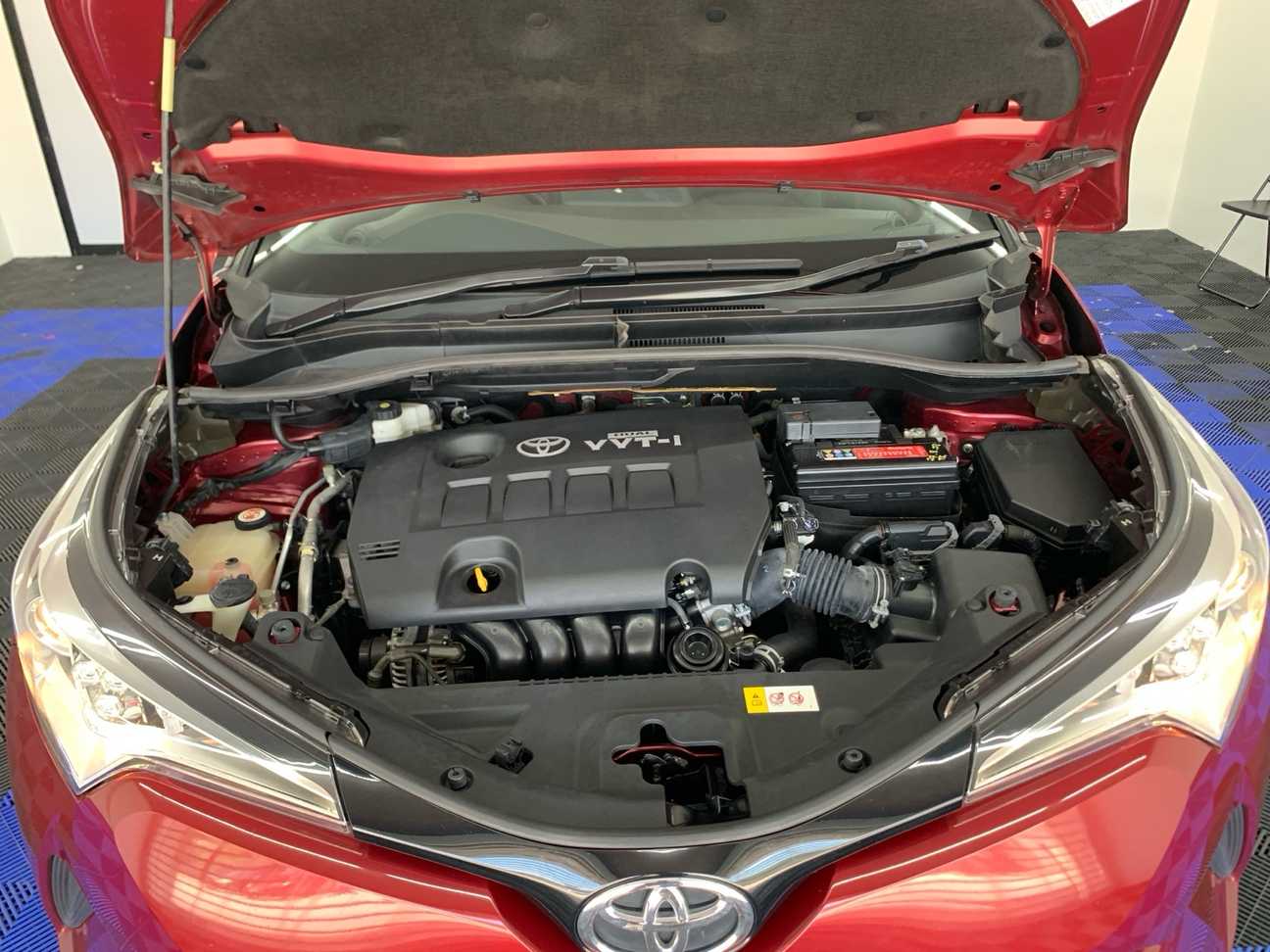 used 2018 Toyota C-HR  1.8