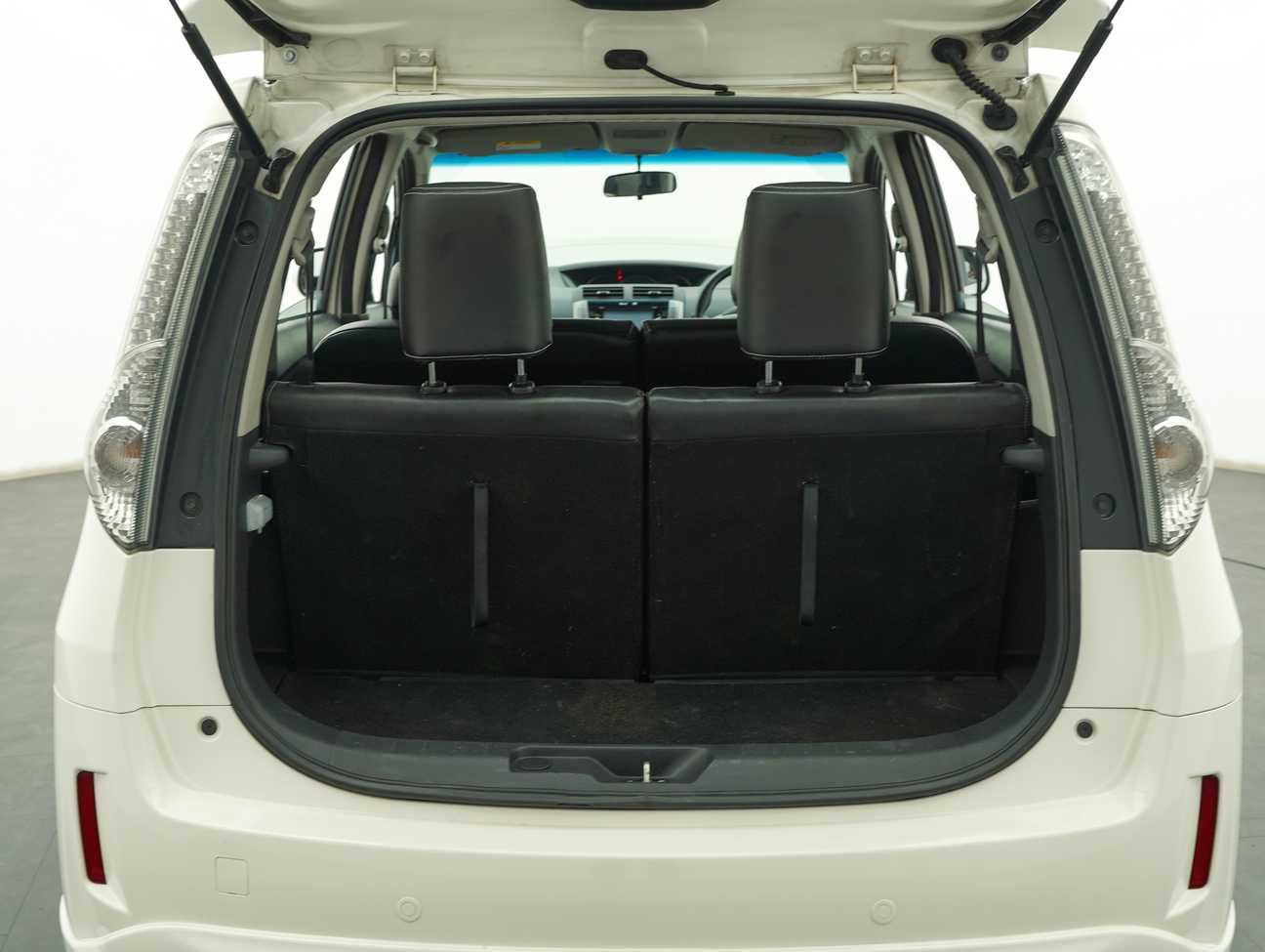 terpakai 2015 Perodua Alza Advance 1.5