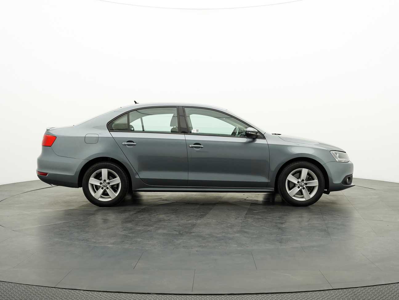 terpakai 2014 Volkswagen Jetta TSI 1.4