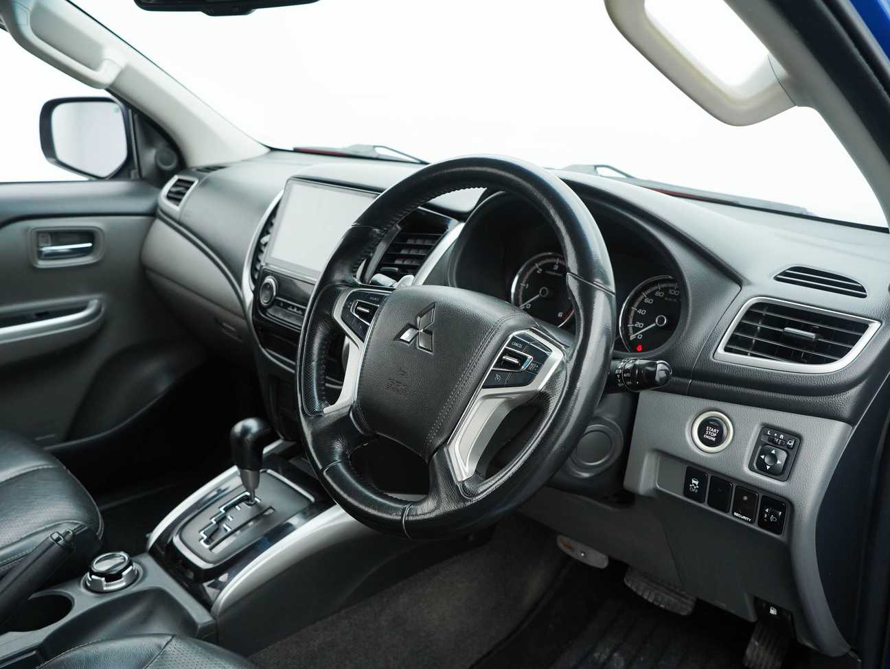 terpakai 2018 Mitsubishi Triton VGT Adventure X Dual Cab 4X4 2.4