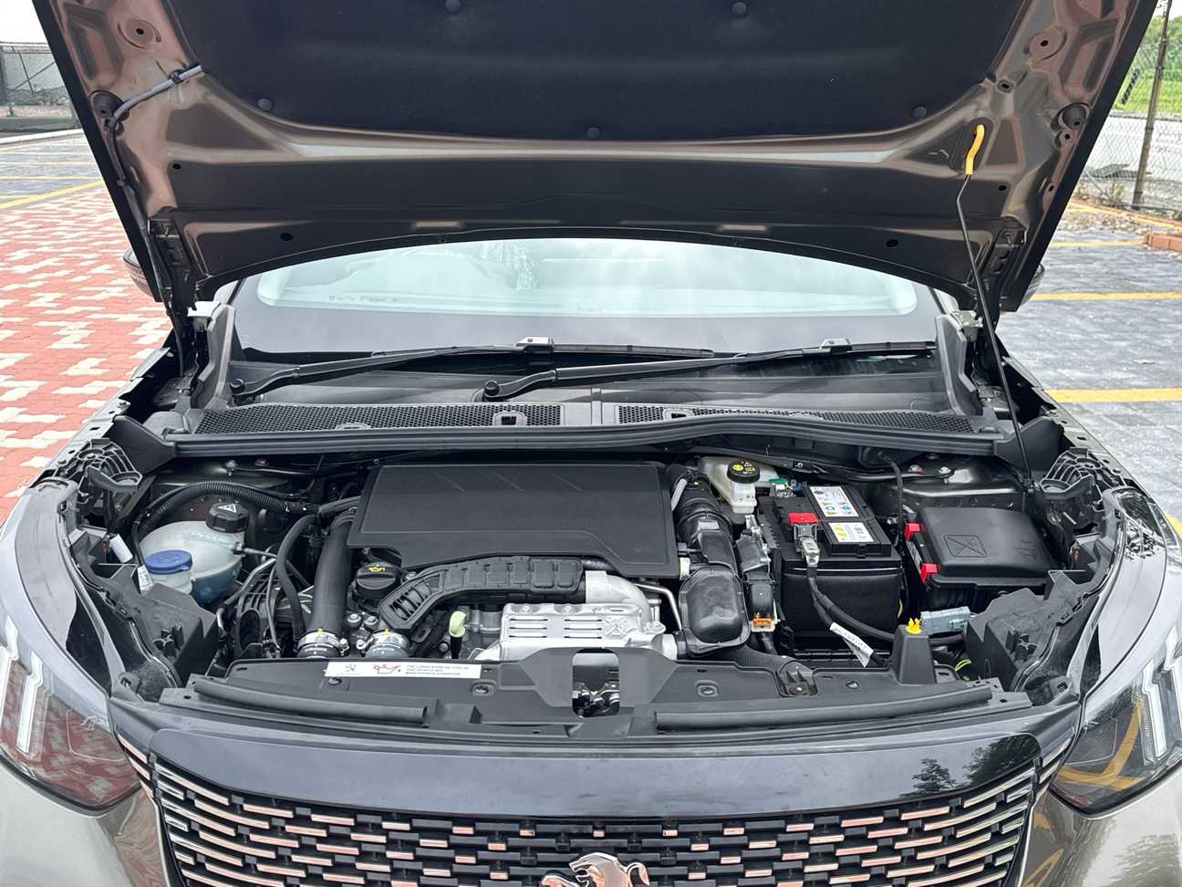 used 2025 Peugeot 2008 Allure 1.2