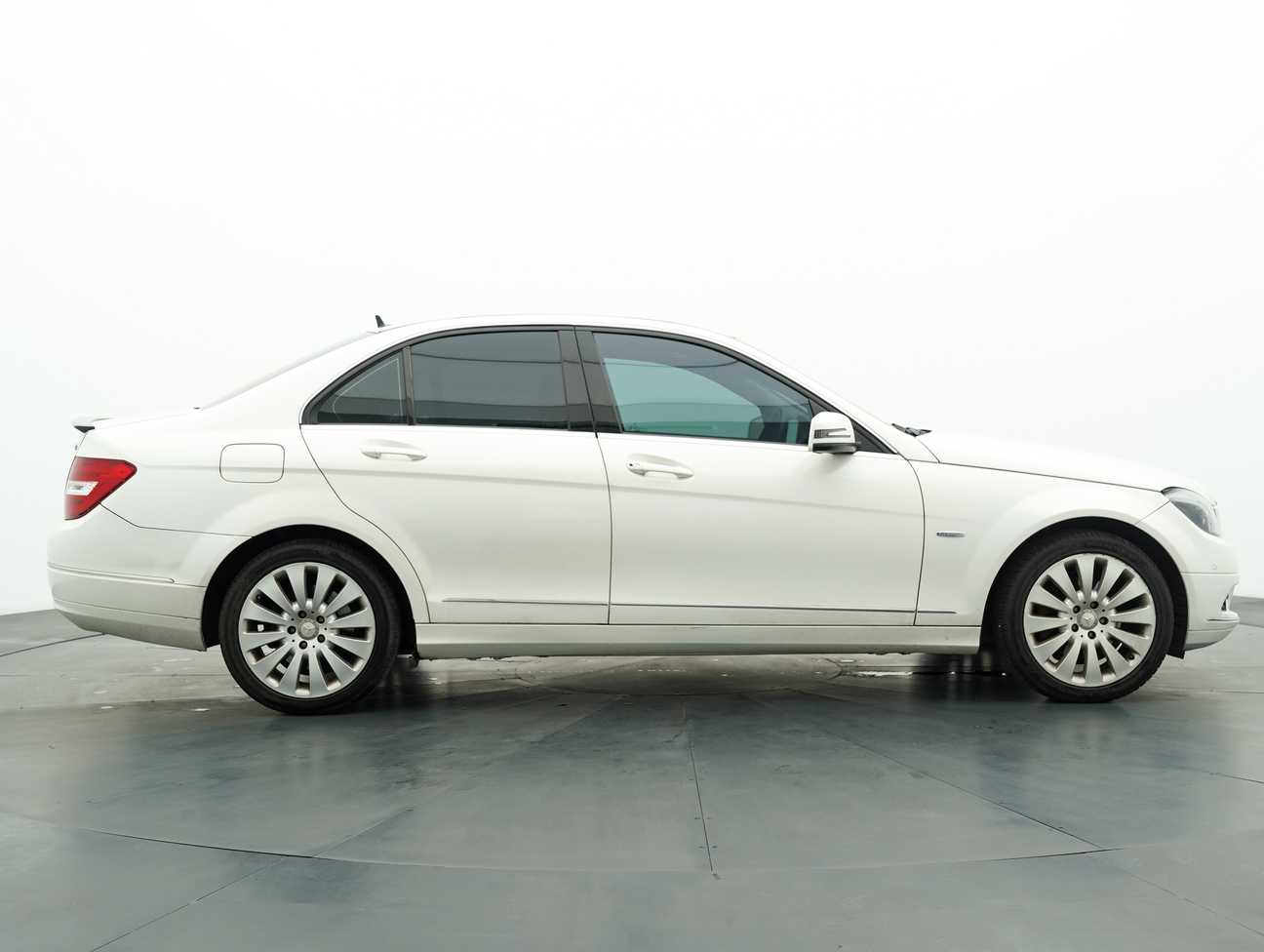 terpakai 2010 Mercedes-Benz C 200 CGI 1.8