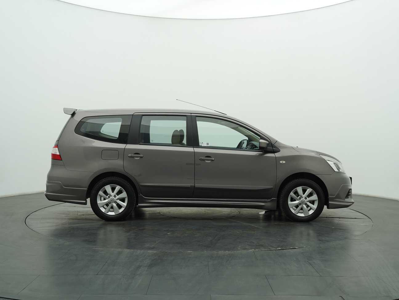 used 2014 Nissan Grand Livina Comfort 1.6