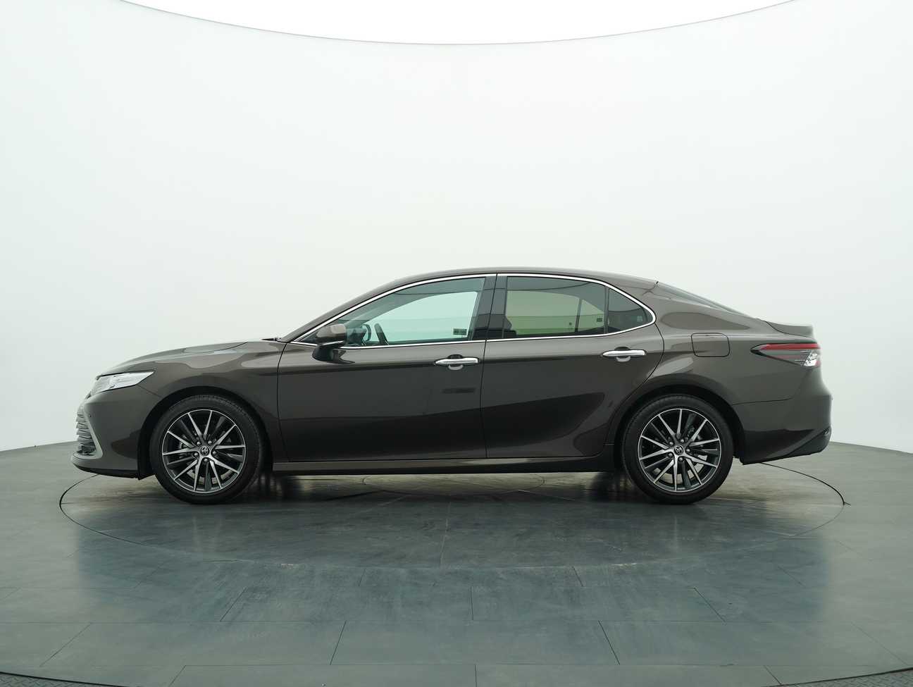 used 2023 Toyota Camry V 2.5