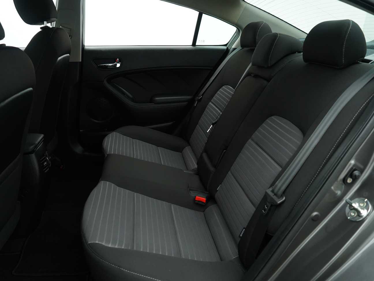 terpakai 2022 Kia Cerato YD 1.6